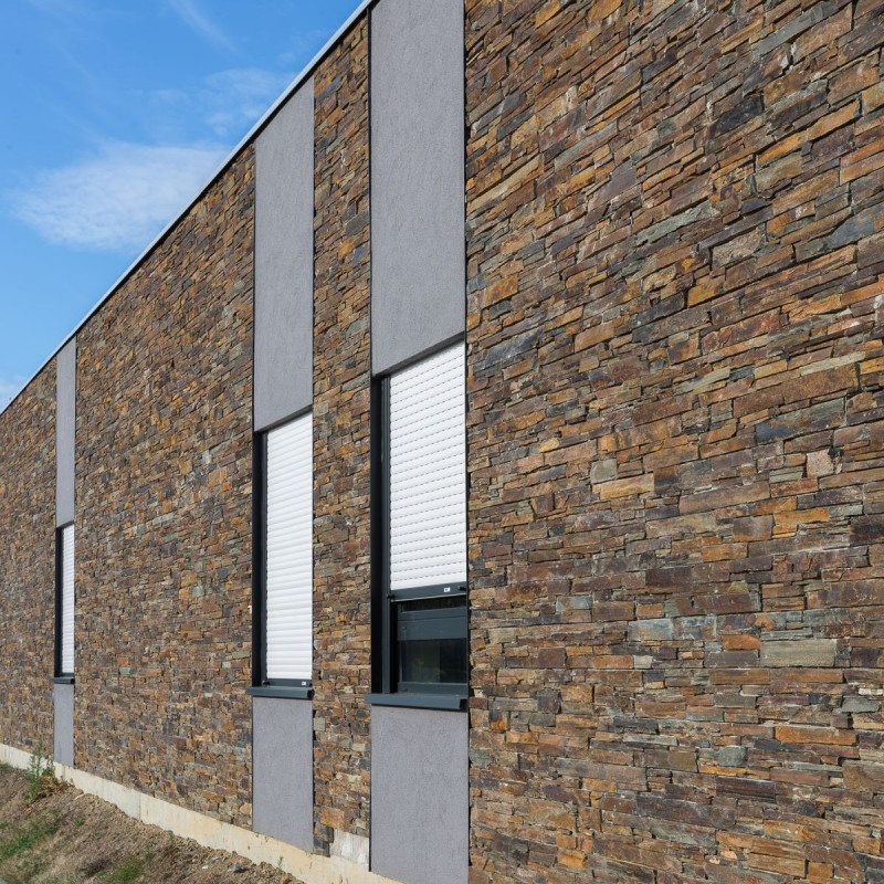 Parement en plaquette multicolore pour petit angle béton