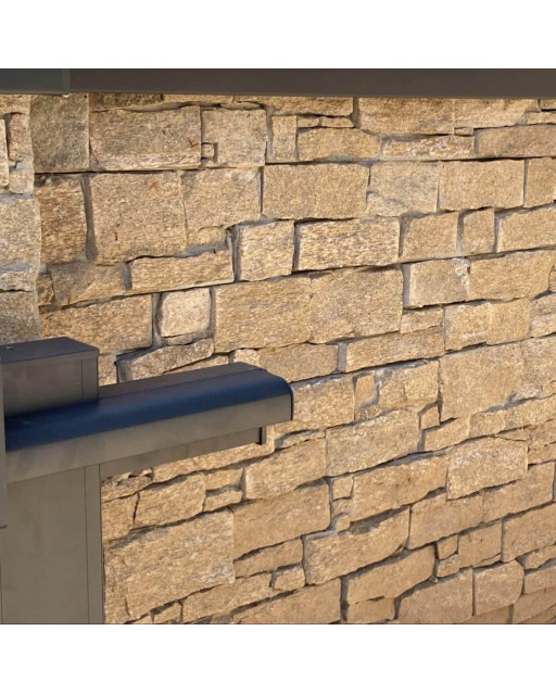 Parement en plaquette Granit pour grand angle béton